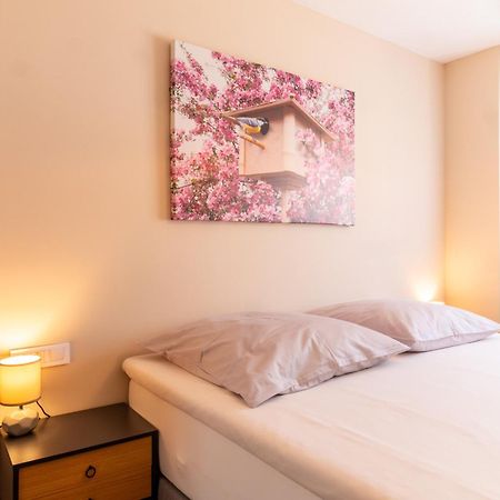 Apartmani Nela Kaštela Esterno foto