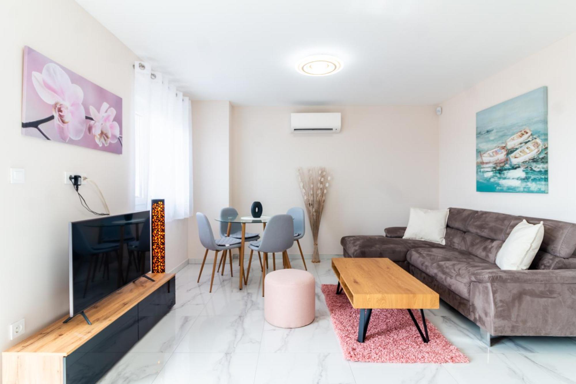 Apartmani Nela Kaštela Esterno foto