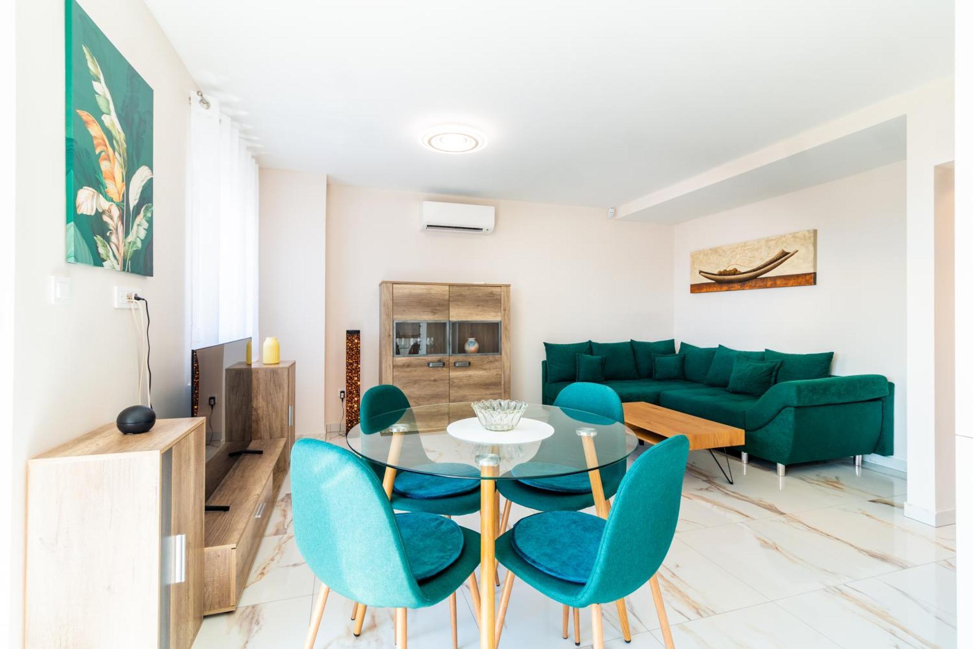 Apartmani Nela Kaštela Esterno foto